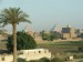 Pohled na pyramidy z Káhiry